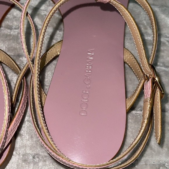 Preloved Dolce & Gabbana size 38 pristine condition. Pinkish color .. - Picture 4 of 9
